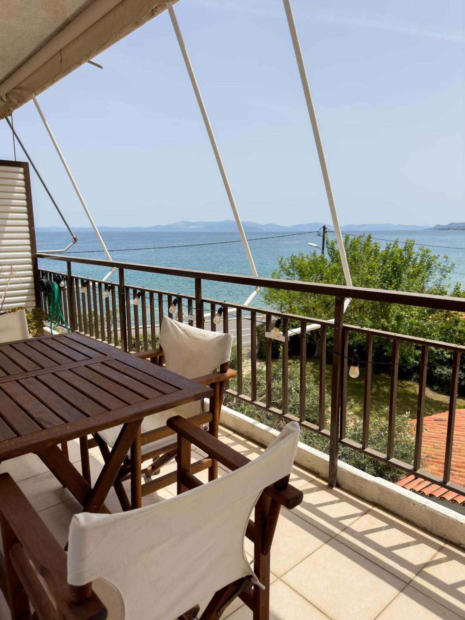Thanos' Seaside Apartment *